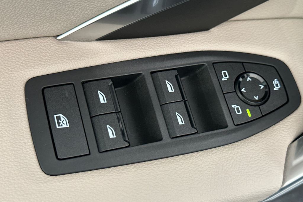 Thumbnail: 2023 BMW X1 - 22