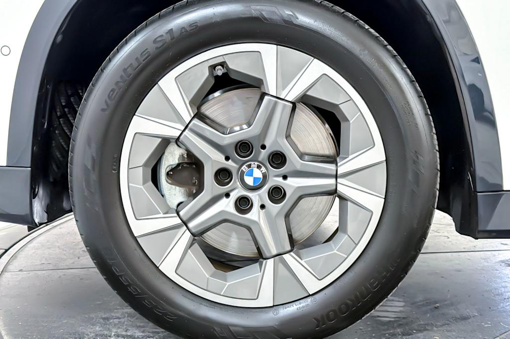 Thumbnail: 2023 BMW X1 - 8