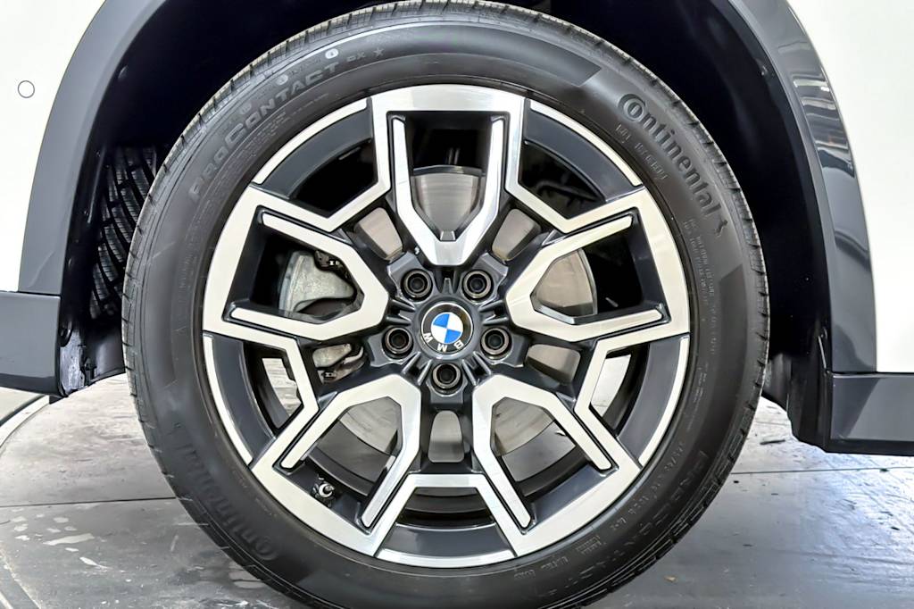 Thumbnail: 2026 BMW X1 - 8