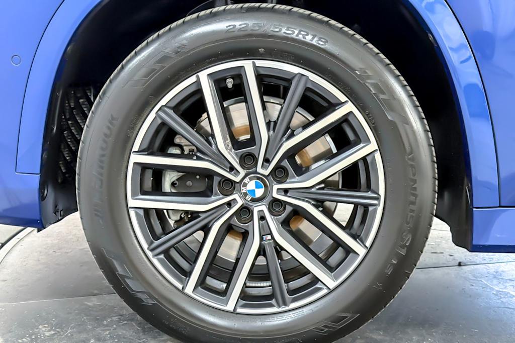 Thumbnail: 2023 BMW X1 - 8