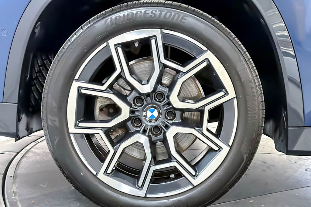 Thumbnail: 2023 BMW X1 - 8