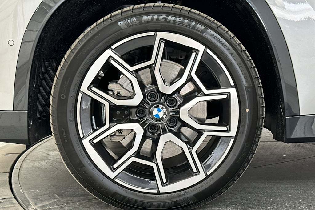 Thumbnail: 2025 BMW X1 - 8