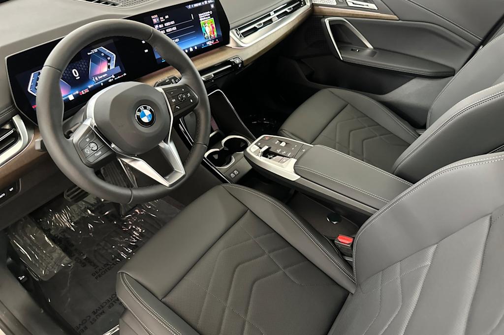 Thumbnail: 2025 BMW X1 - 10