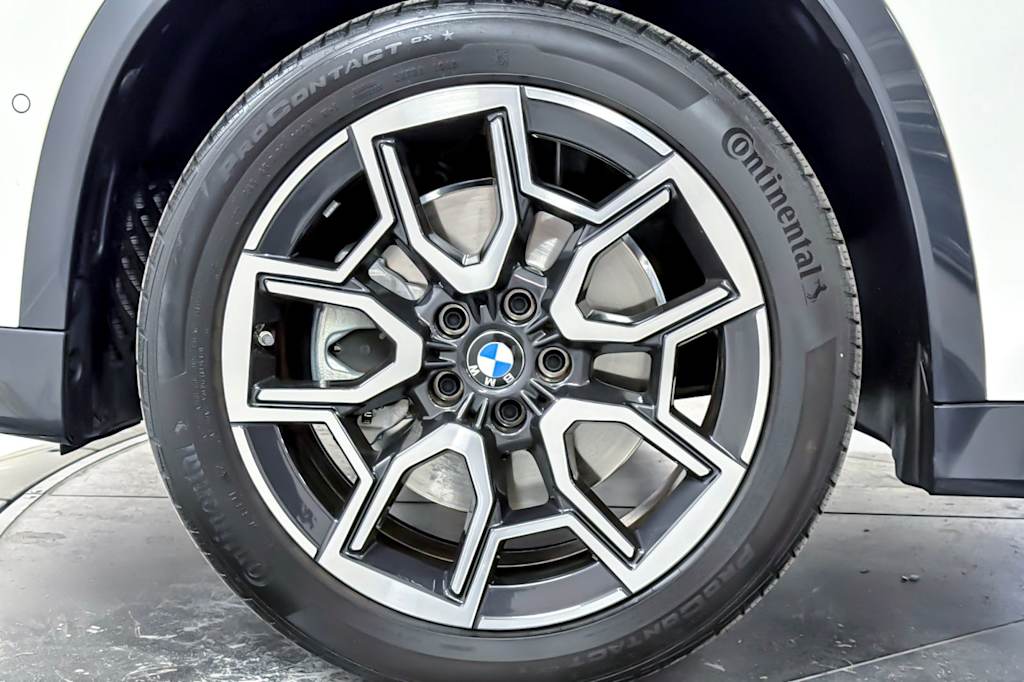 Thumbnail: 2023 BMW X1 - 8