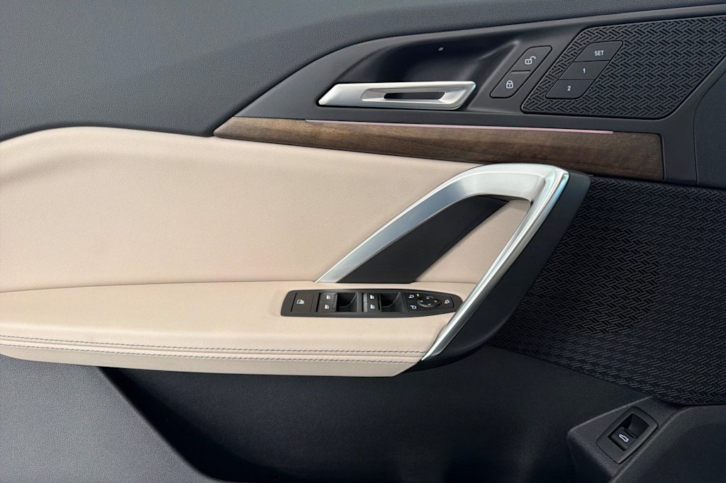 Thumbnail: 2023 BMW X1 - 21