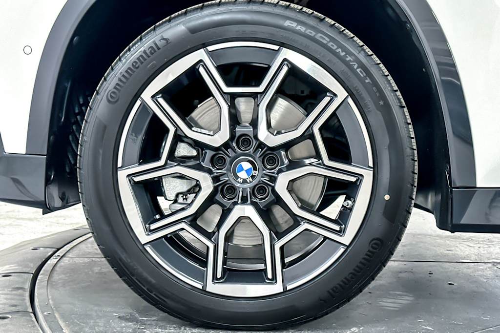 Thumbnail: 2026 BMW X1 - 8