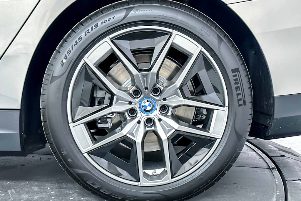 Thumbnail: 2025 BMW i5 - 7
