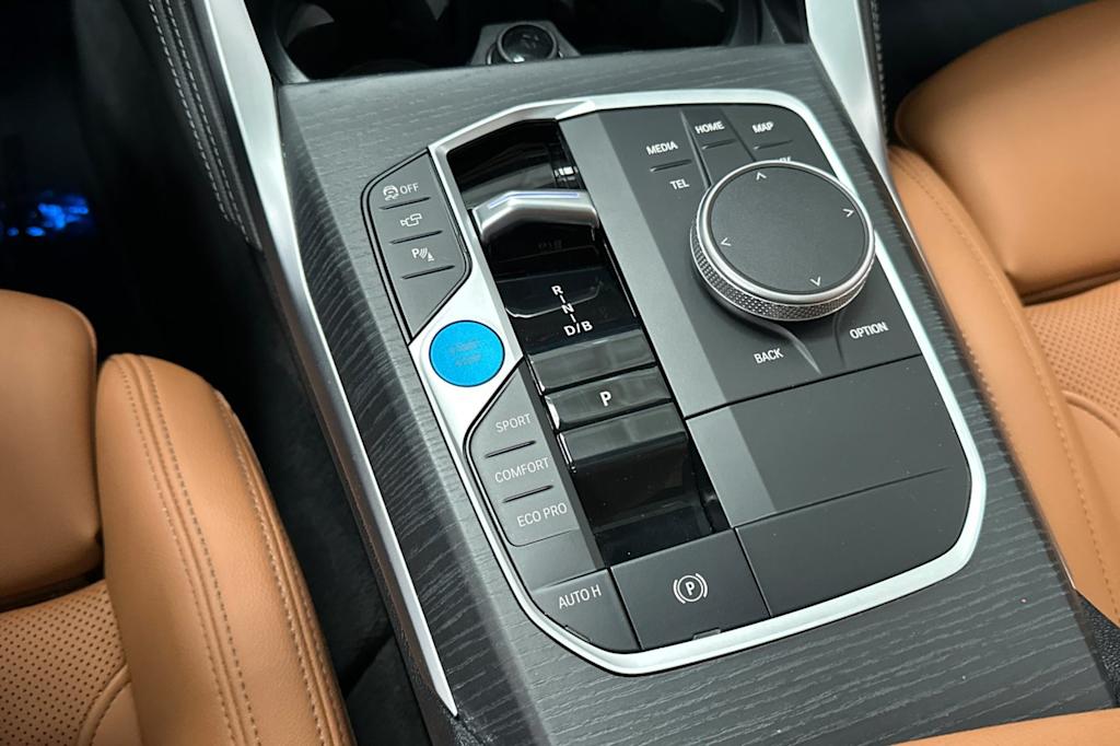 Thumbnail: 2025 BMW i4 - 15