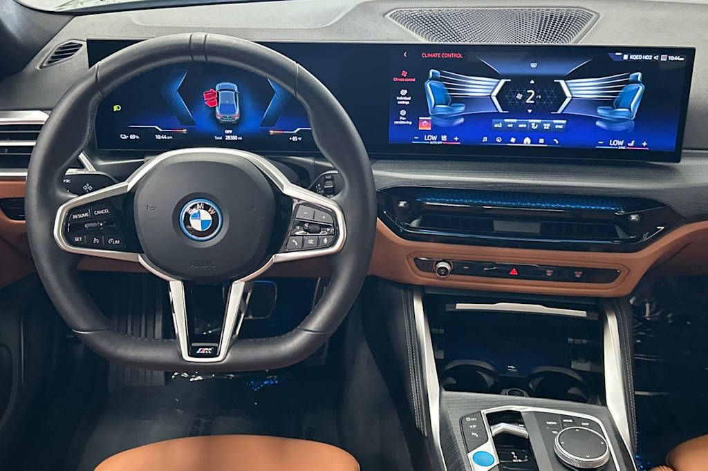 Thumbnail: 2025 BMW i4 - 12