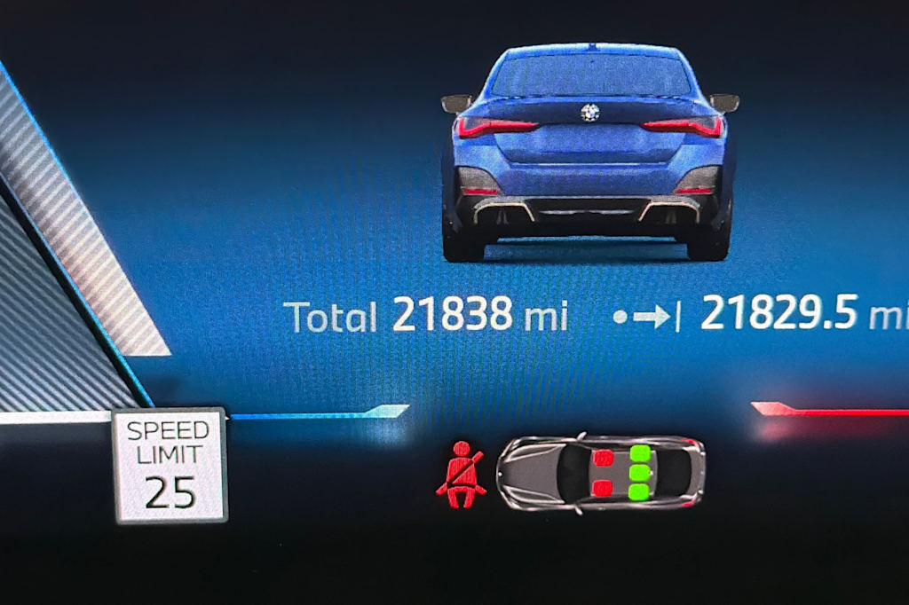 Thumbnail: 2024 BMW i4 - 27