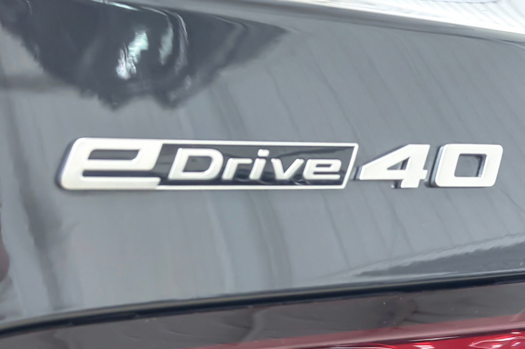 Thumbnail: 2024 BMW i5 - 27