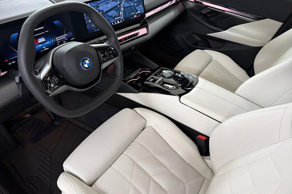 Thumbnail: 2024 BMW i5 - 9