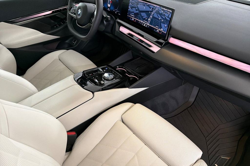 Thumbnail: 2024 BMW i5 - 10