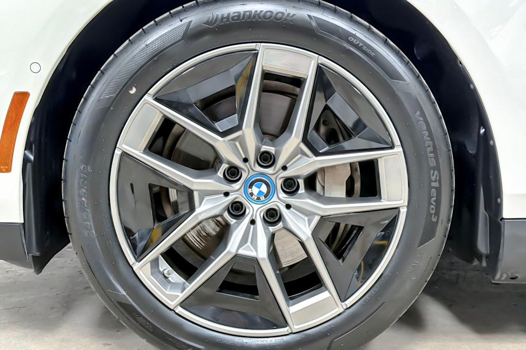 Thumbnail: 2024 BMW i5 - 8