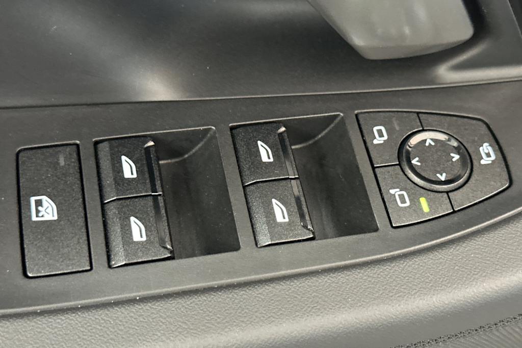 2024 BMW i5 eDrive40 21