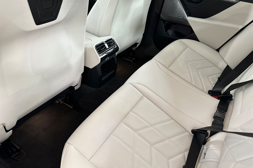2024 BMW i5 eDrive40 10