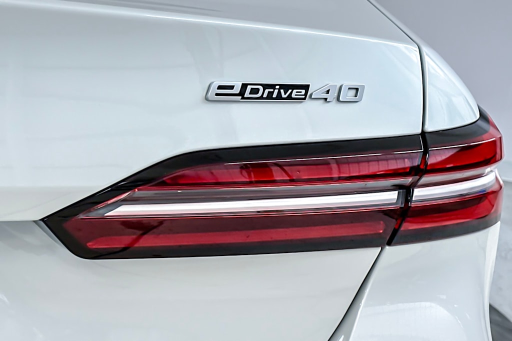 2024 BMW i5 eDrive40 27