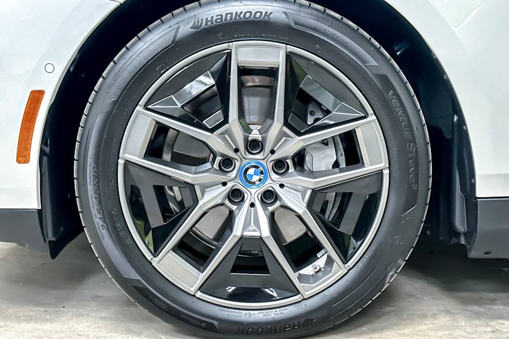 2024 BMW i5 eDrive40 7