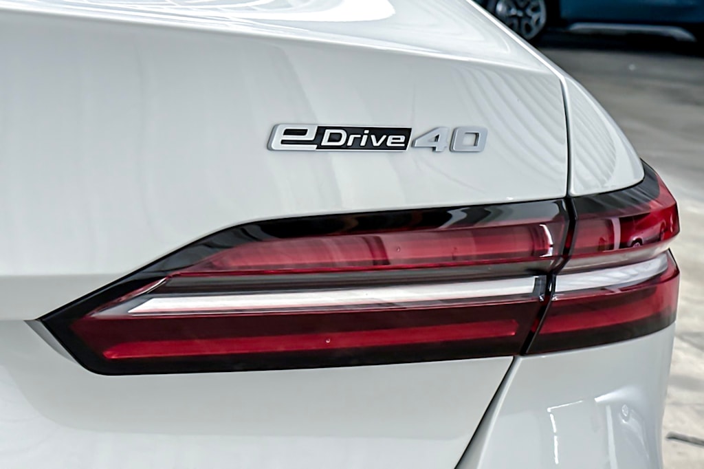 2024 BMW i5 eDrive40 27
