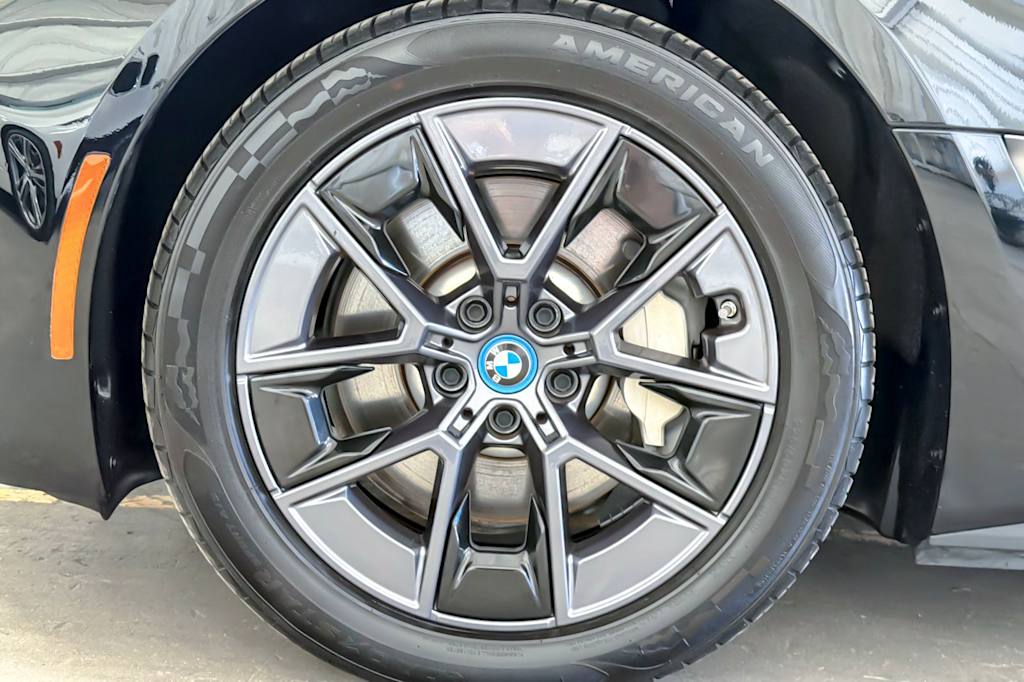 Thumbnail: 2023 BMW i4 - 8