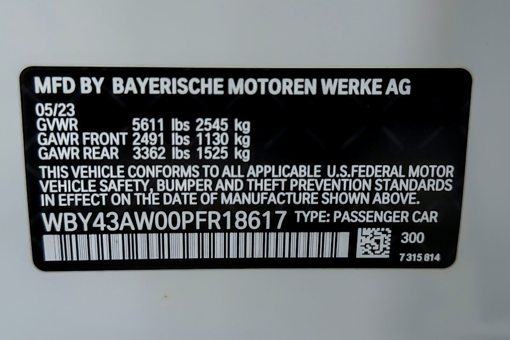 Thumbnail: 2023 BMW i4 - 16