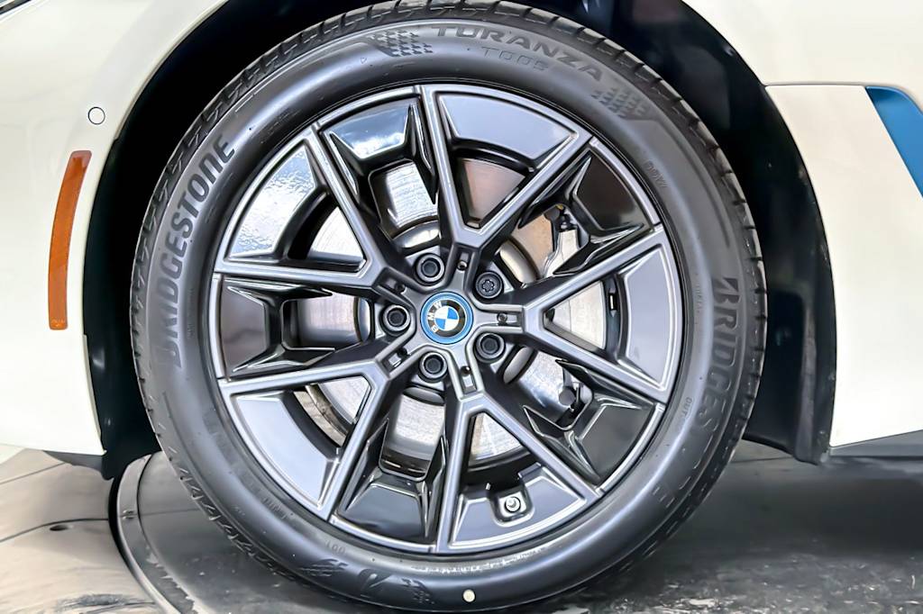 Thumbnail: 2023 BMW i4 - 8
