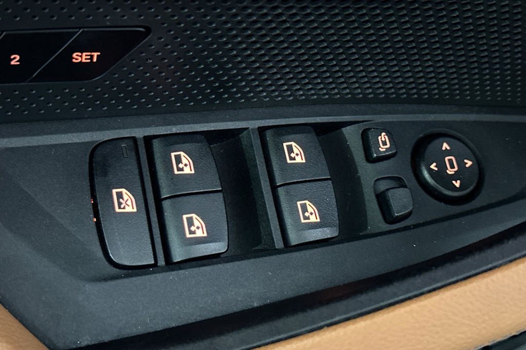 Thumbnail: 2023 BMW i4 - 21