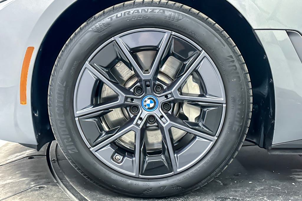 Thumbnail: 2023 BMW i4 - 8