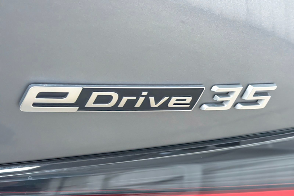 Thumbnail: 2023 BMW i4 - 7