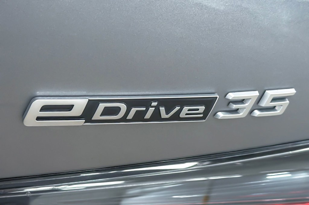 Thumbnail: 2023 BMW i4 - 7