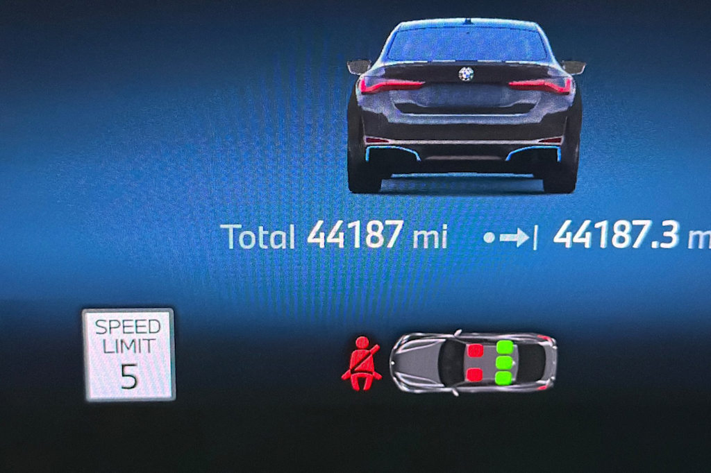 Thumbnail: 2024 BMW i4 - 16