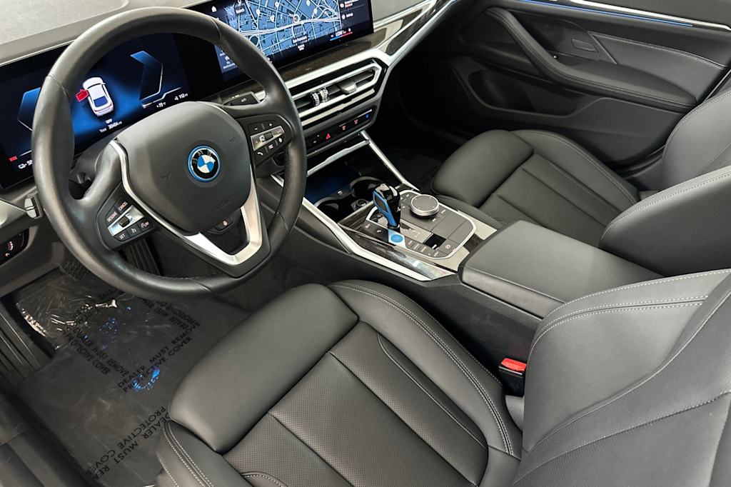 Thumbnail: 2023 BMW i4 - 9