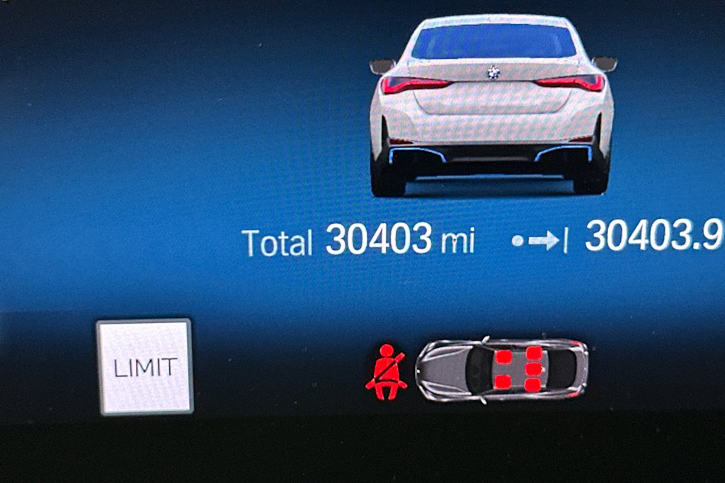 Thumbnail: 2023 BMW i4 - 16