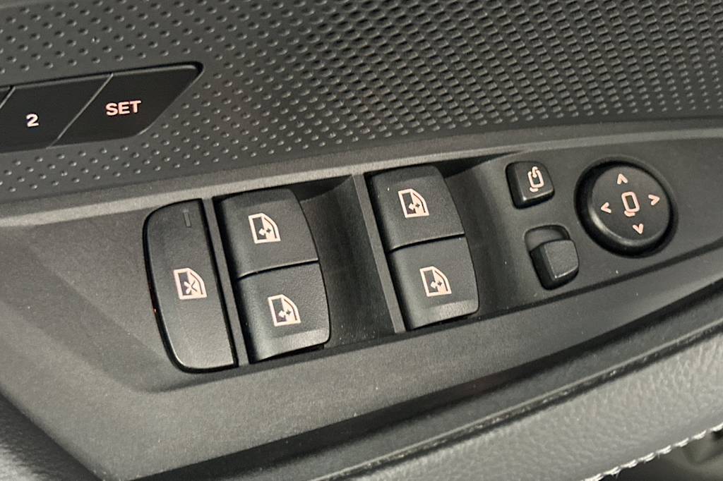 Thumbnail: 2023 BMW i4 - 22