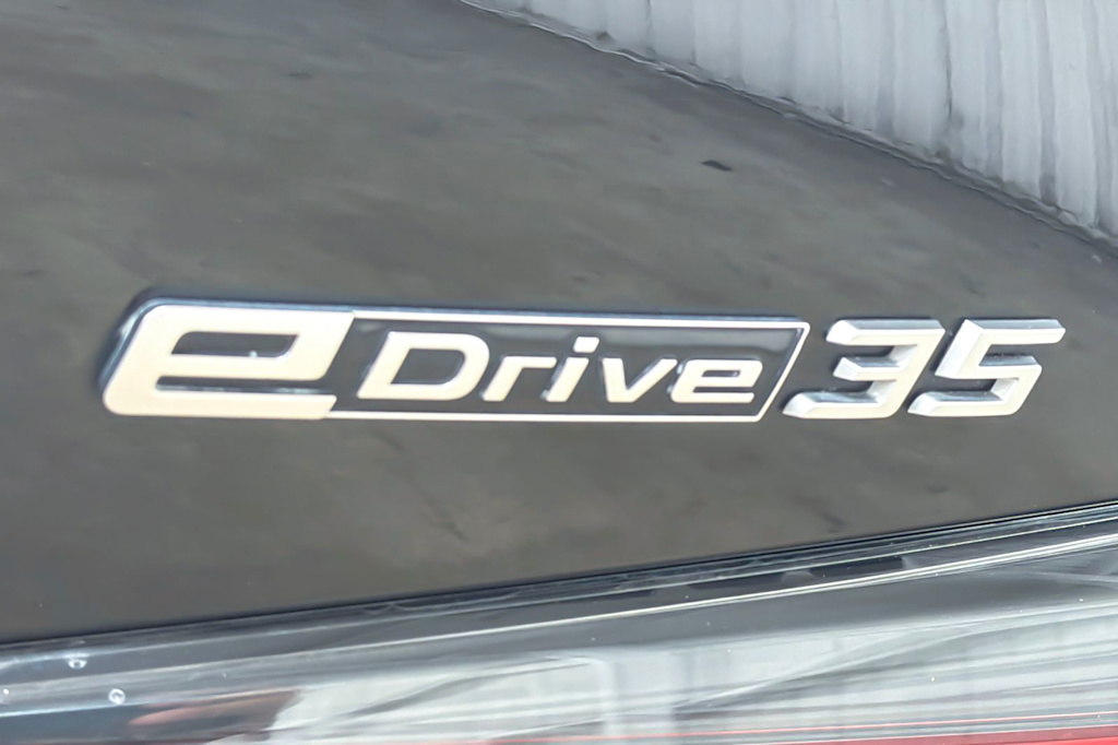 Thumbnail: 2023 BMW i4 - 28