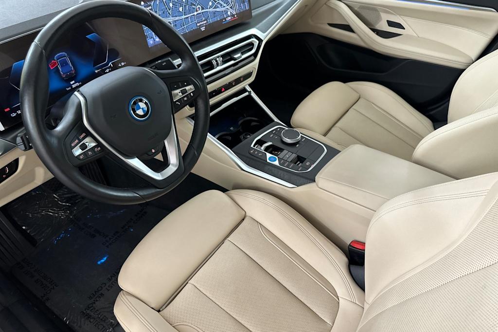 Thumbnail: 2023 BMW i4 - 8