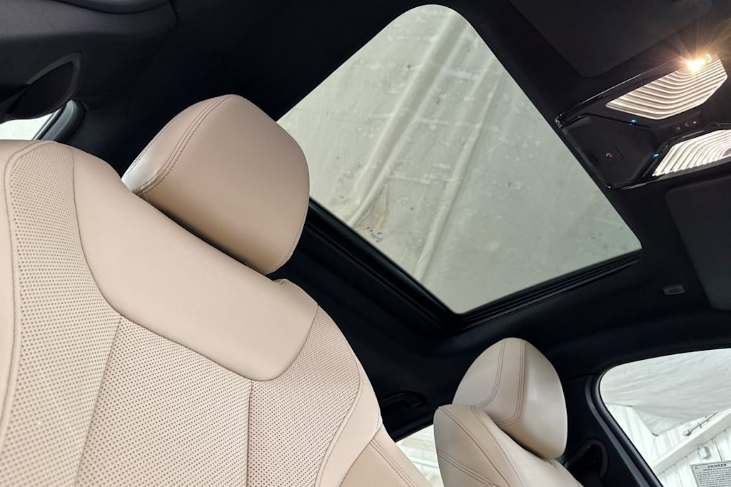 Thumbnail: 2023 BMW i4 - 22