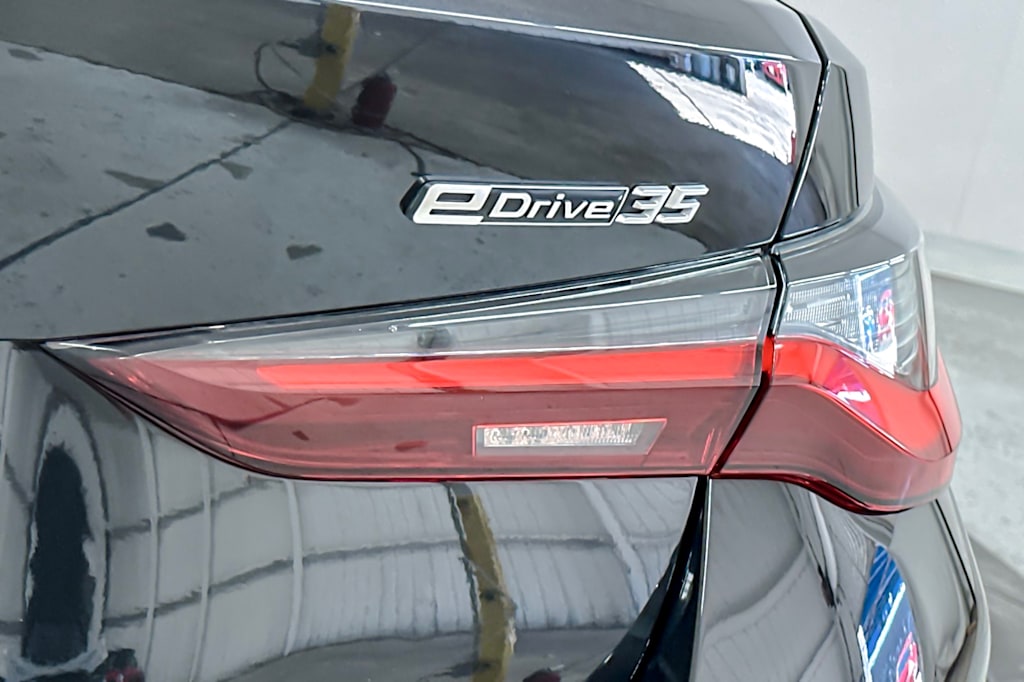 Thumbnail: 2023 BMW i4 - 28