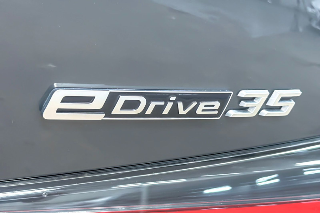 Thumbnail: 2023 BMW i4 - 27