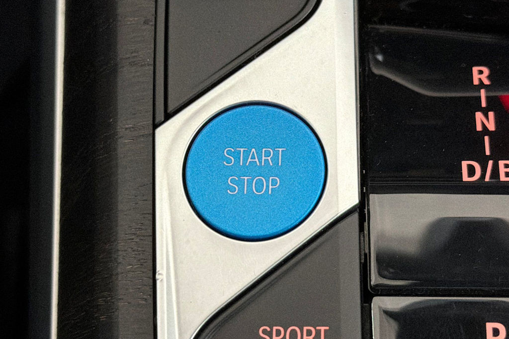 Thumbnail: 2023 BMW i4 - 25