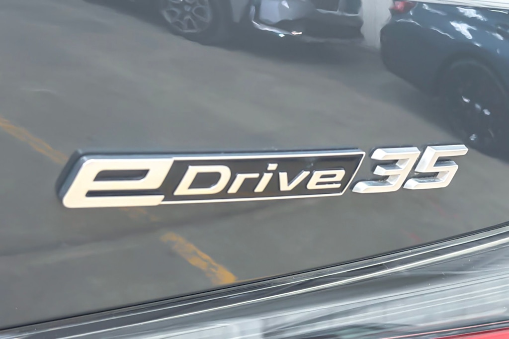 Thumbnail: 2023 BMW i4 - 7