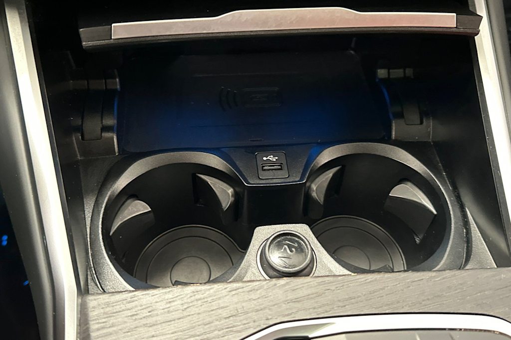 Thumbnail: 2023 BMW i4 - 30
