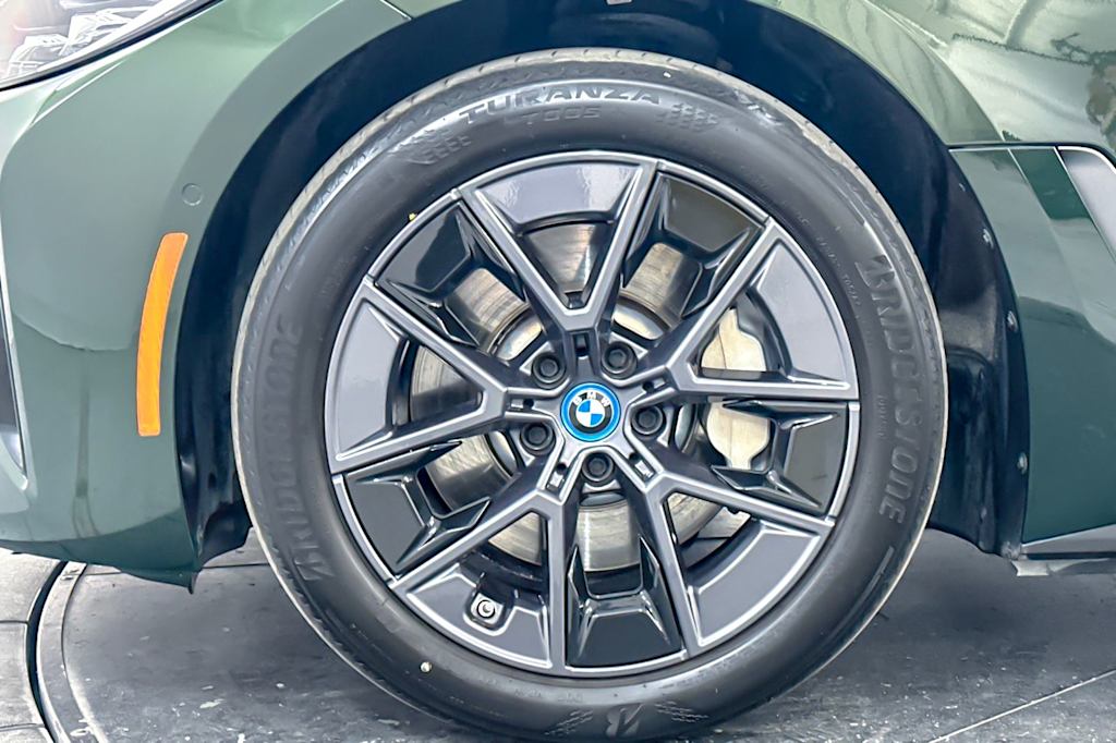 Thumbnail: 2023 BMW i4 - 8