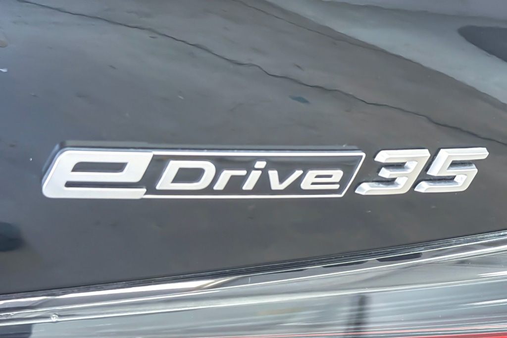 Thumbnail: 2023 BMW i4 - 7
