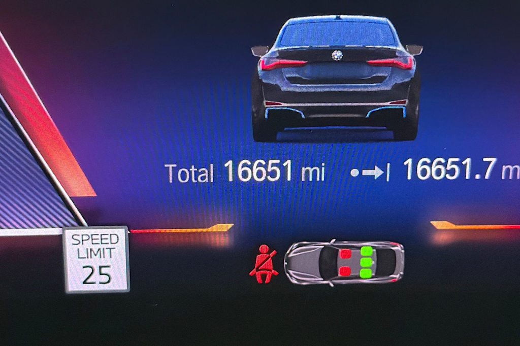 Thumbnail: 2023 BMW i4 - 27