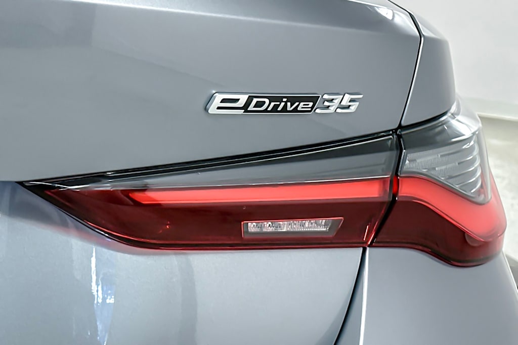 Thumbnail: 2023 BMW i4 - 7