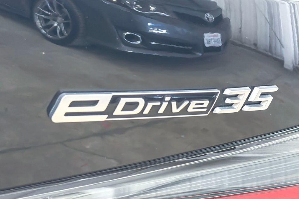 Thumbnail: 2023 BMW i4 - 7