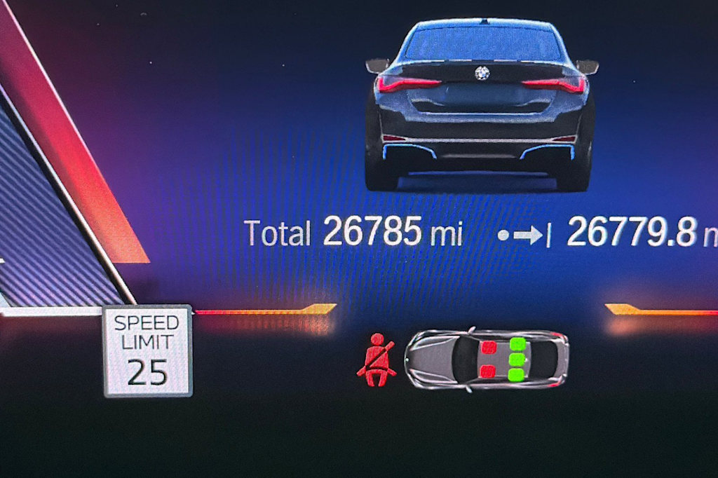 Thumbnail: 2023 BMW i4 - 28