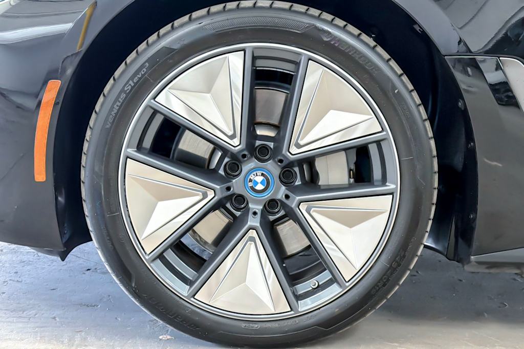 Thumbnail: 2023 BMW i4 - 8