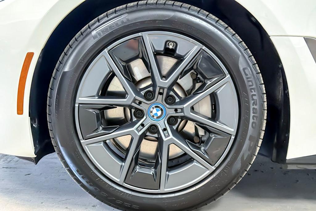 Thumbnail: 2023 BMW i4 - 8